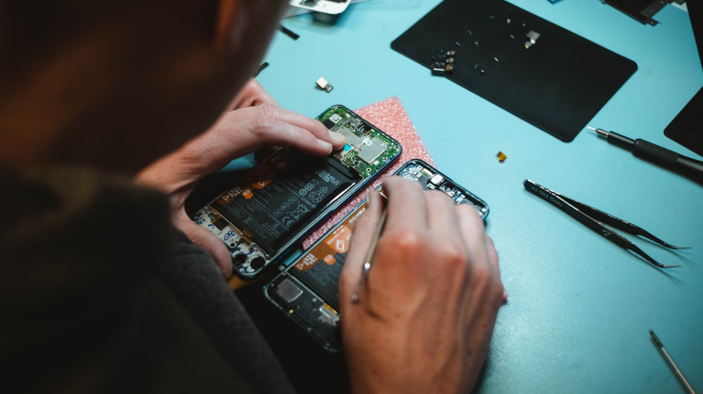 Right to Repair: How Laws Reshape Device Lifecycles
